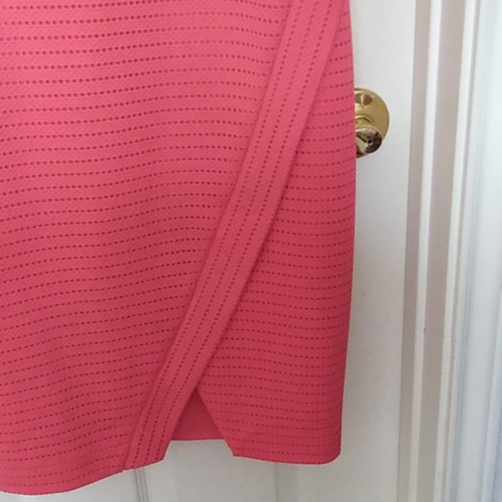 Women's dress - Picture 3 of 6